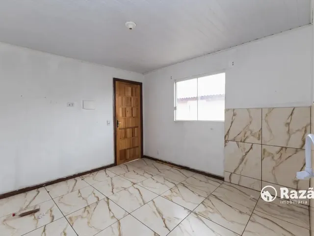 Apartamento 2 quartos e 1 banheiro, para alugar, no bairro Guarani em Colombo