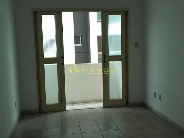 Apartamento com 65m² 2 quartos e 1 banheiro, à venda, no bairro Jardim Coelho Neto em Guaratinguetá