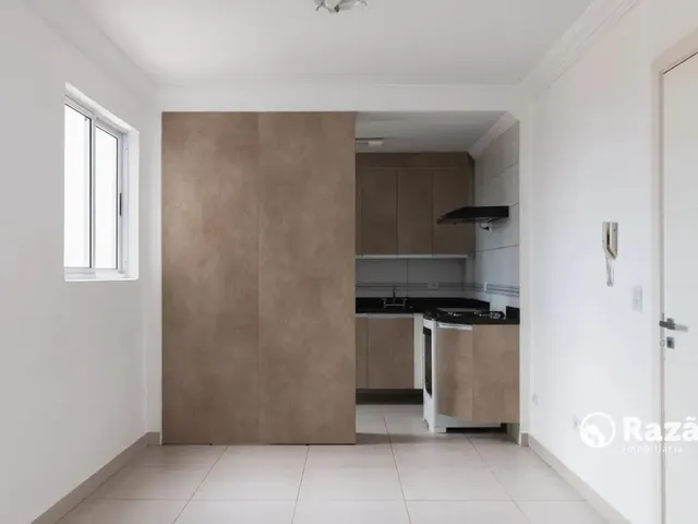 Apartamento 2 quartos e 1 banheiro, para alugar, no bairro Tingui em Curitiba