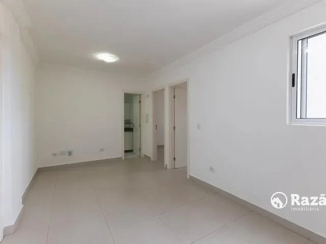 Apartamento 2 quartos e 1 banheiro, para alugar, no bairro Tingui em Curitiba