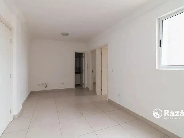 Apartamento 2 quartos e 1 banheiro, para alugar, no bairro Tingui em Curitiba