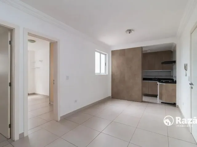 Apartamento 2 quartos e 1 banheiro, para alugar, no bairro Tingui em Curitiba