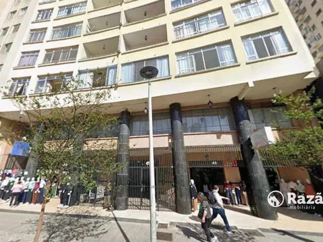 Apartamento 3 quartos e 2 banheiros, para alugar, no bairro Centro em Curitiba