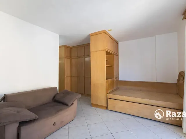 Apartamento 1 quarto e 1 banheiro, para alugar, no bairro Centro em Curitiba