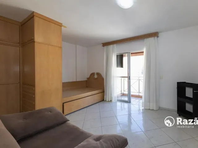 Apartamento 1 quarto e 1 banheiro, para alugar, no bairro Centro em Curitiba