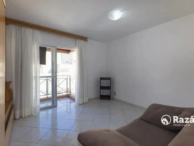 Apartamento 1 quarto e 1 banheiro, para alugar, no bairro Centro em Curitiba