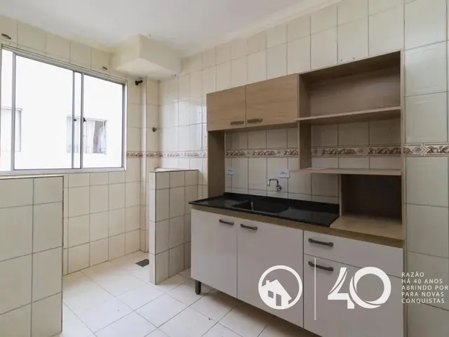 Apartamento 2 quartos e 1 banheiro, para alugar, no bairro Tatuquara em Curitiba