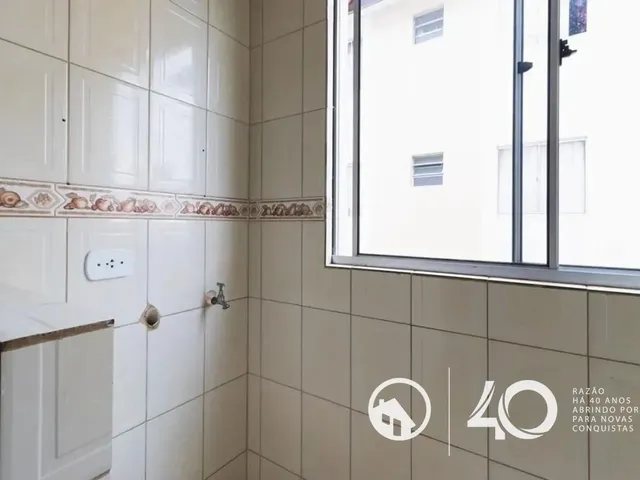 Apartamento 2 quartos e 1 banheiro, para alugar, no bairro Tatuquara em Curitiba
