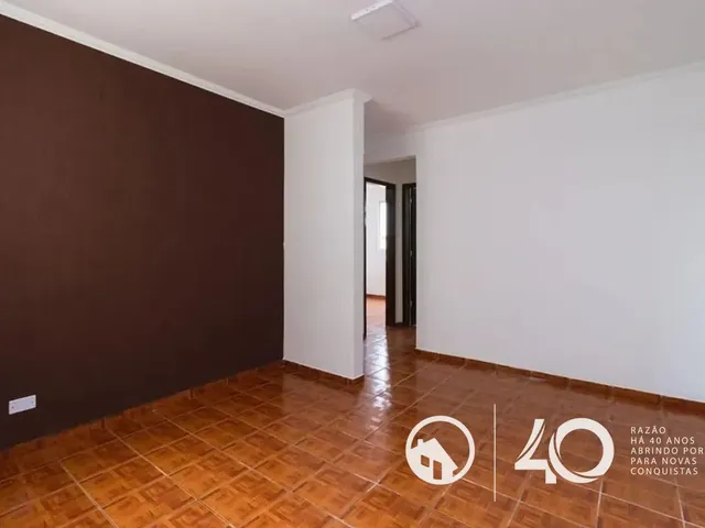 Apartamento 2 quartos e 1 banheiro, para alugar, no bairro Tatuquara em Curitiba