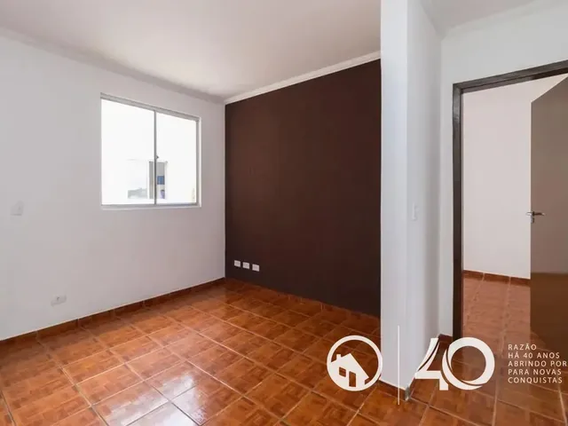 Apartamento 2 quartos e 1 banheiro, para alugar, no bairro Tatuquara em Curitiba