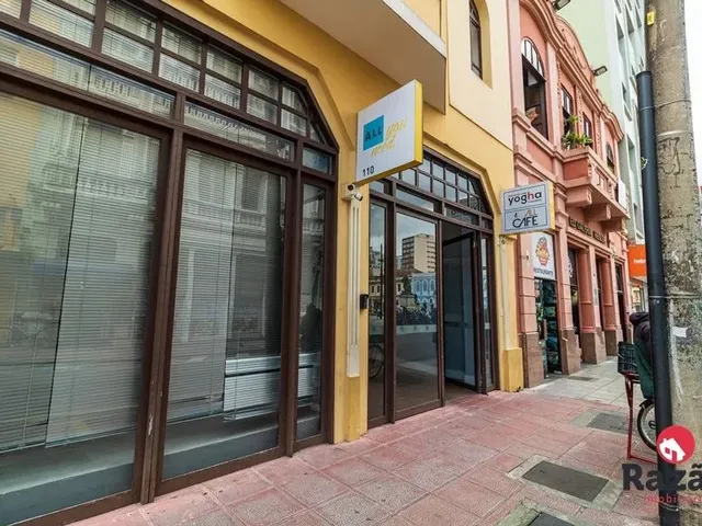 Apartamento 1 quarto e 1 banheiro, para alugar, no bairro Centro em Curitiba