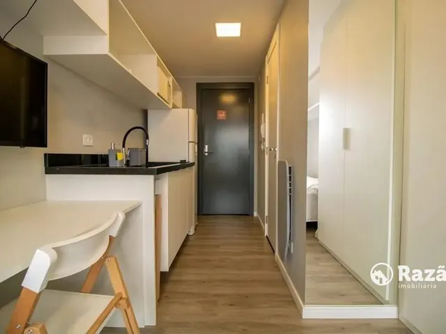 Apartamento 1 quarto e 1 banheiro, para alugar, no bairro Centro em Curitiba