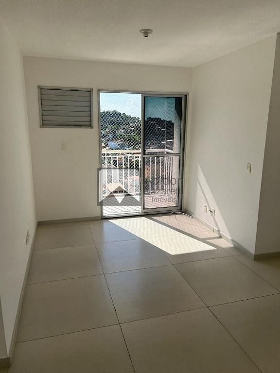 Apartamento à venda com 2 quartos, 70m² - Foto 4