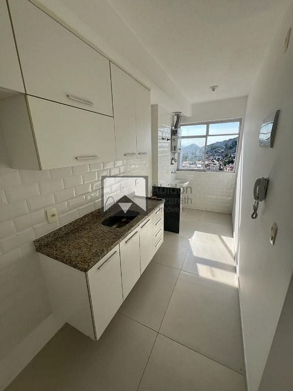 Apartamento à venda com 2 quartos, 70m² - Foto 31