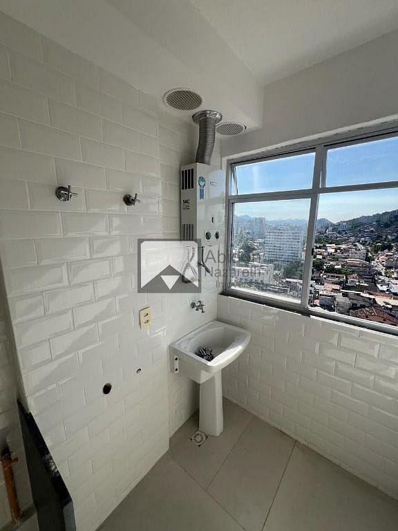 Apartamento à venda com 2 quartos, 70m² - Foto 25