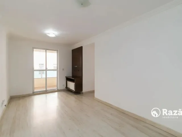 Apartamento 3 quartos e 2 banheiros, para alugar, no bairro Portão em Curitiba