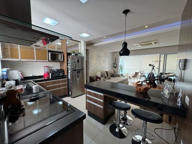 Apartamento com 234m² 3 quartos e 5 banheiros, à venda, no bairro Gleba Palhano em Londrina