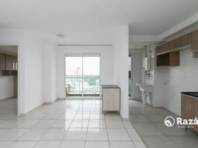 Apartamento 3 quartos e 2 banheiros, para alugar, no bairro Novo Mundo em Curitiba