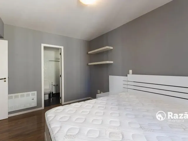 Apartamento 2 quartos e 2 banheiros, para alugar, no bairro Bigorrilho em Curitiba