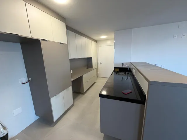 Apartamento com 175m² 3 quartos e 5 banheiros, à venda, no bairro Alphaville em Barueri