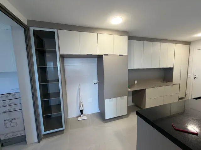 Apartamento com 175m² 3 quartos e 5 banheiros, à venda, no bairro Alphaville em Barueri