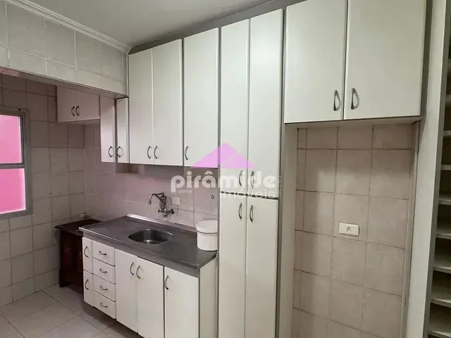 Apartamento com 70m² 3 quartos e 1 banheiro, para alugar, no bairro Jardim Alvorada em São José Dos Campos