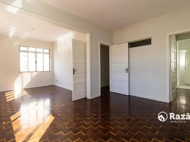 Apartamento 2 quartos e 2 banheiros, para alugar, no bairro Água Verde em Curitiba