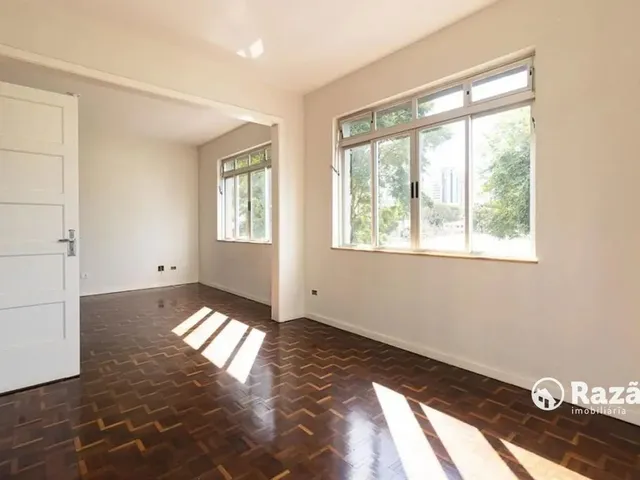 Apartamento 2 quartos e 2 banheiros, para alugar, no bairro Água Verde em Curitiba