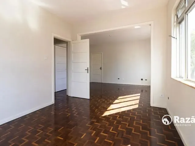 Apartamento 2 quartos e 2 banheiros, para alugar, no bairro Água Verde em Curitiba