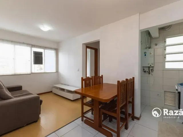 Apartamento 1 quarto e 1 banheiro, para alugar, no bairro Centro em Curitiba