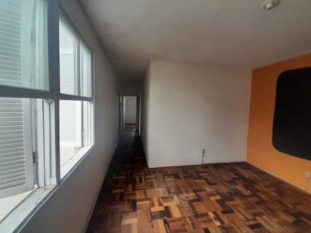 Apartamento com 68m² 3 quartos e 1 banheiro, à venda, no bairro Centro em Pelotas