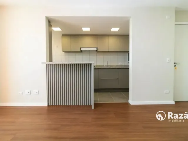 Apartamento 2 quartos e 2 banheiros, para alugar, no bairro Capão Raso em Curitiba