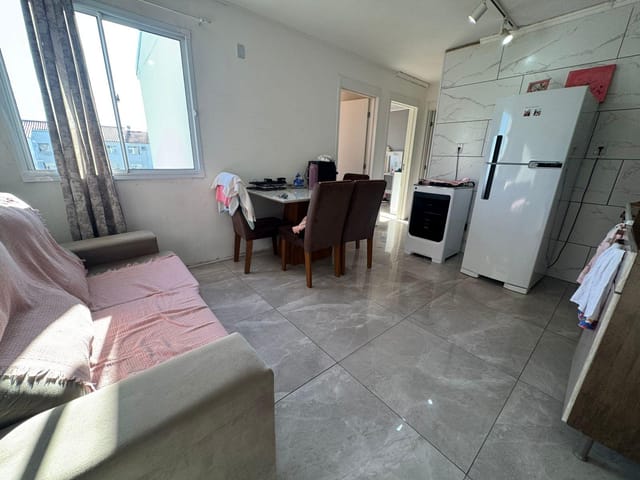 Apartamento com 61m² 2 quartos e 1 banheiro, à venda, no bairro Três Vendas em Pelotas