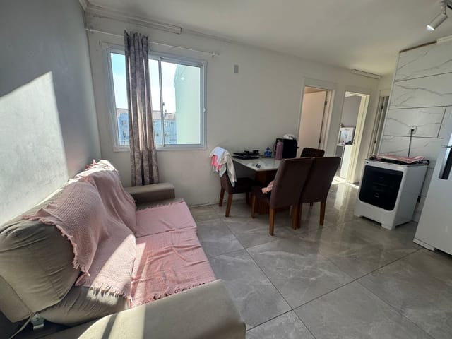 Apartamento com 61m² 2 quartos e 1 banheiro, à venda, no bairro Três Vendas em Pelotas