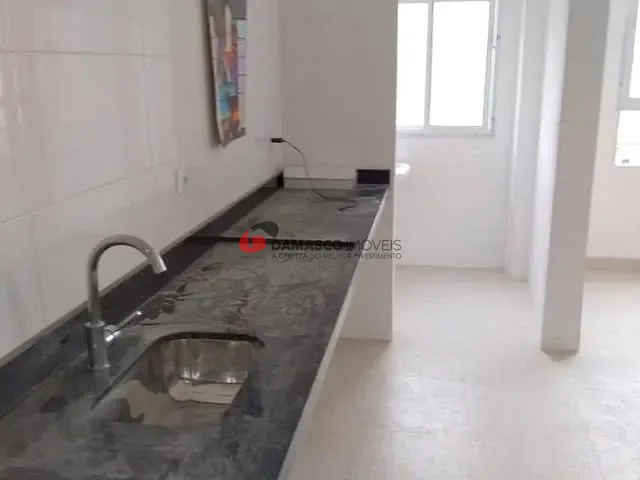 Apartamento 2 quartos e 1 banheiro, para alugar, no bairro Vila Sacadura Cabral em Santo André