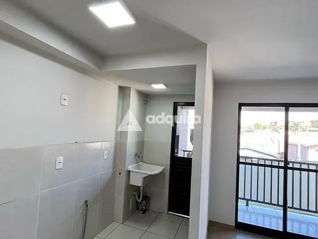 Apartamento 2 quartos e 1 banheiro, à venda, no bairro Colônia Dona Luíza em Ponta Grossa
