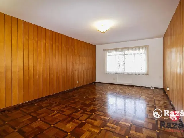 Apartamento 2 quartos e 2 banheiros, para alugar, no bairro Centro em Curitiba