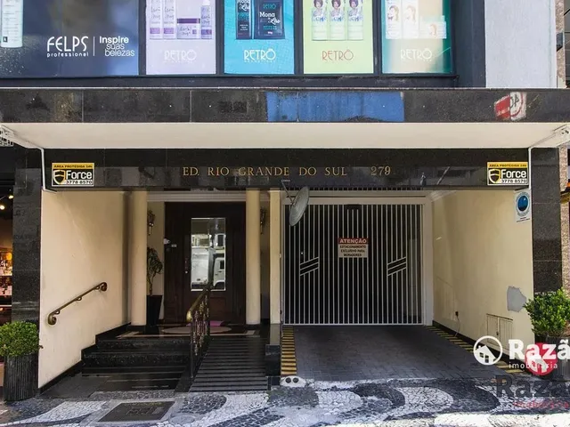 Apartamento 2 quartos e 2 banheiros, para alugar, no bairro Centro em Curitiba
