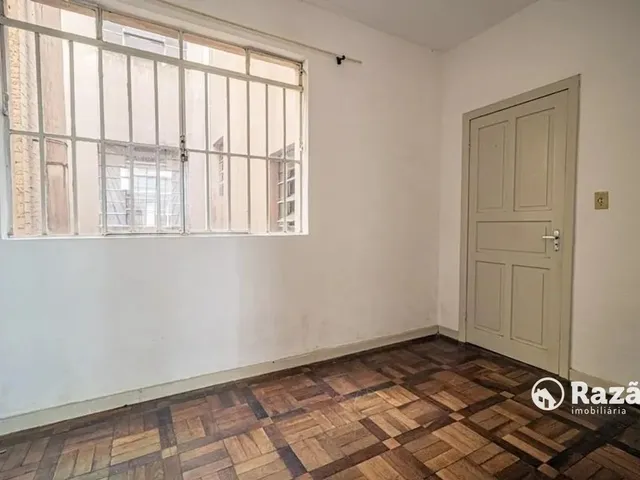 Apartamento 1 quarto e 1 banheiro, para alugar, no bairro Centro em Curitiba