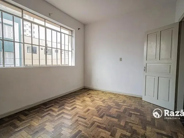 Apartamento 1 quarto e 1 banheiro, para alugar, no bairro Centro em Curitiba