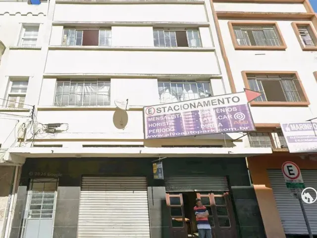 Apartamento 1 quarto e 1 banheiro, para alugar, no bairro Centro em Curitiba