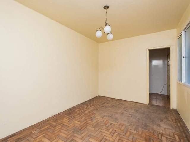 Apartamento com 60m² 2 quartos e 1 banheiro, à venda, no bairro Centro em Pelotas