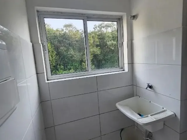 Apartamento 2 quartos e 1 banheiro, para alugar, no bairro Colônia Rio Grande em São José Dos Pinhais