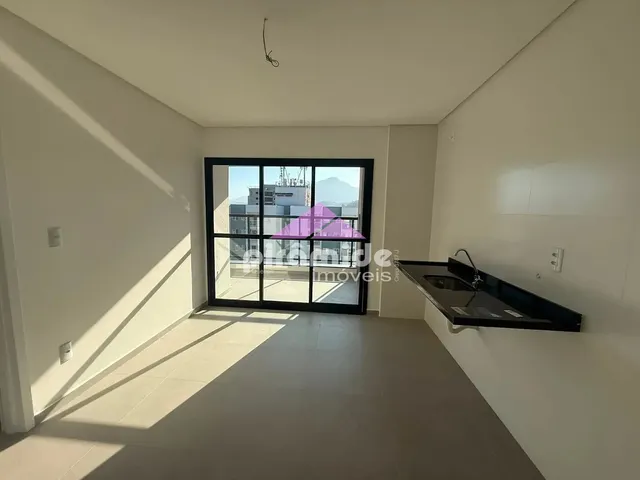 Apartamento com 10m² 1 quarto e 1 banheiro, à venda, no bairro Sumaré em Caraguatatuba