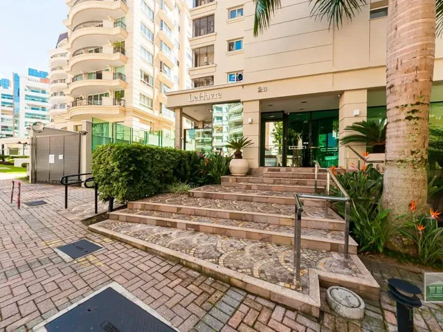 Apartamento 3 quartos e 5 banheiros, à venda, no bairro Ahú em Curitiba