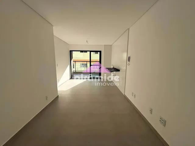 Apartamento com 10m² 1 quarto e 1 banheiro, à venda, no bairro Sumaré em Caraguatatuba