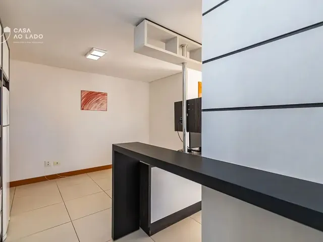 Apartamento 1 quarto e 1 banheiro, para alugar, no bairro Centro em Curitiba