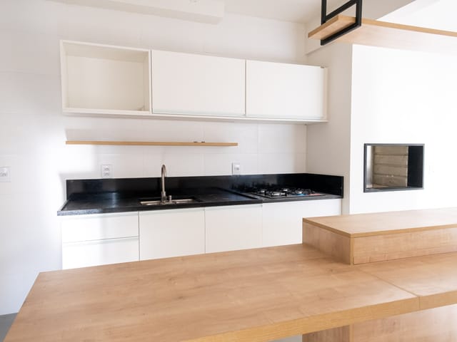 Apartamento com 67m² 2 quartos e 1 banheiro, à venda ou para alugar, no bairro Centro em Pelotas