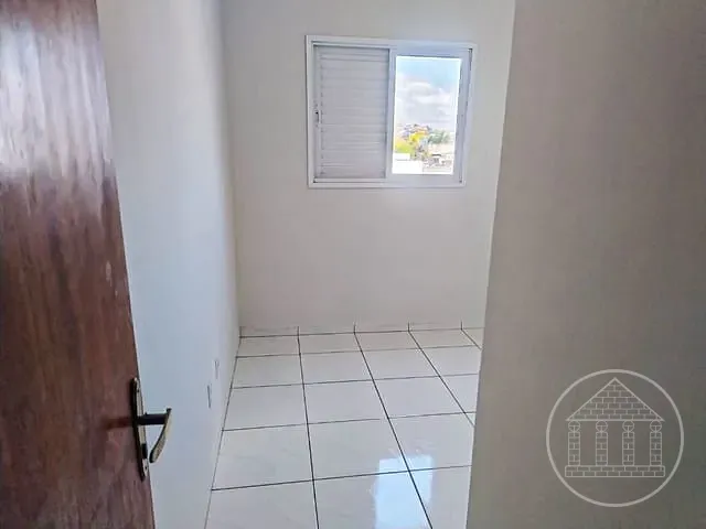 Apartamento 2 quartos e 1 banheiro, para alugar, no bairro Jardim Beatriz em São Paulo