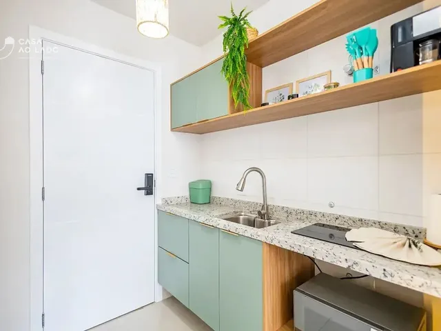 Apartamento 1 quarto e 1 banheiro, para alugar, no bairro Centro em Curitiba